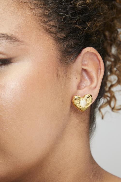 Pretty heart and stone stud earrings - gold