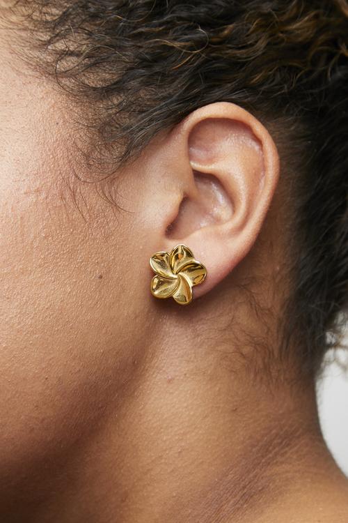Pretty flower stud earrings - gold