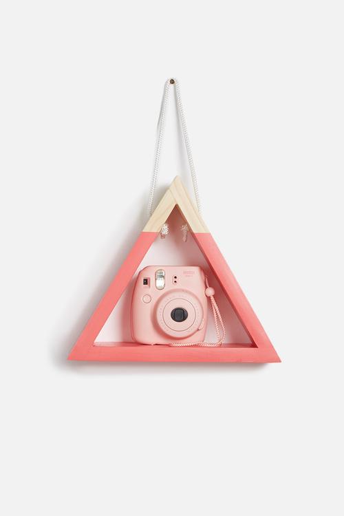 Triangle hanging shelf