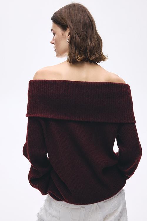 Off-the-shoulder jumper - burgundy