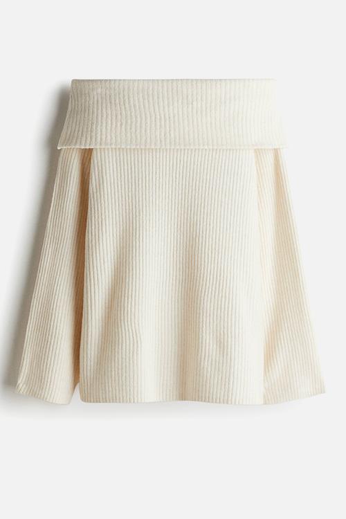 Off-the-shoulder jumper - light beige