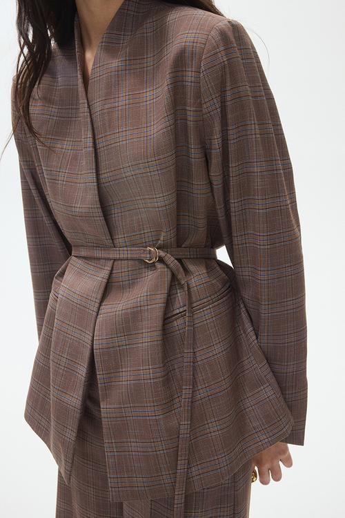 Belted throw-on blazer - brown/checked