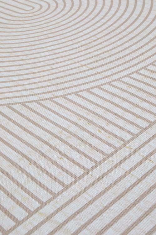 Geometrical pattern round rug 200 x 200 - natural