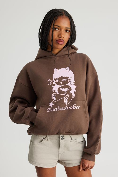 Music Merch Boxy Hoodie - Lcn Bra Mud/Beabadoobee Cutie