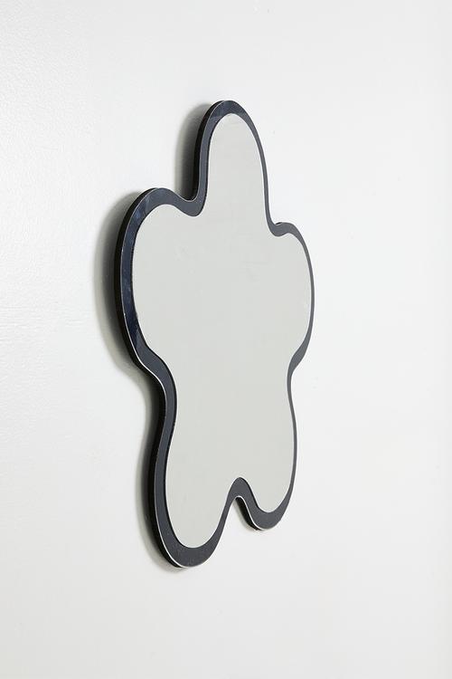 Flower shaped mirror - black