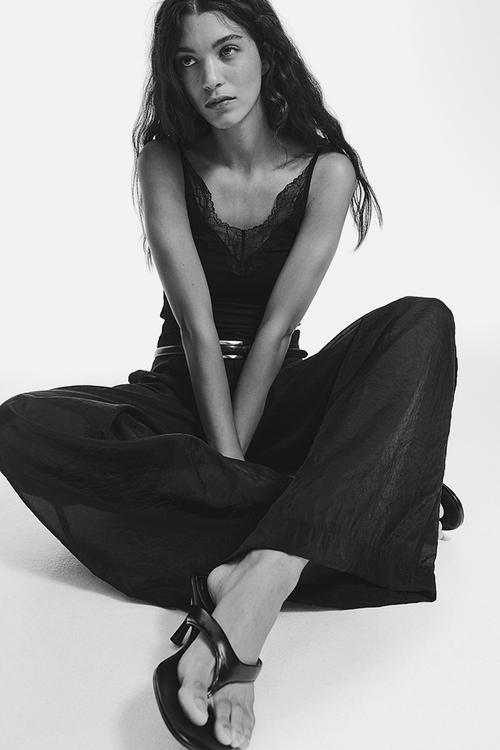 Lace-trimmed strappy top - black