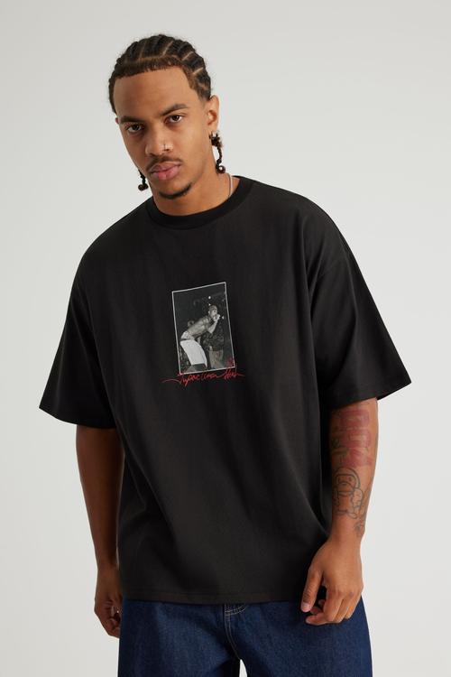 Box Fit Music Merch T-shirt - Lcn Bra Black/Tupac Shakur Signature