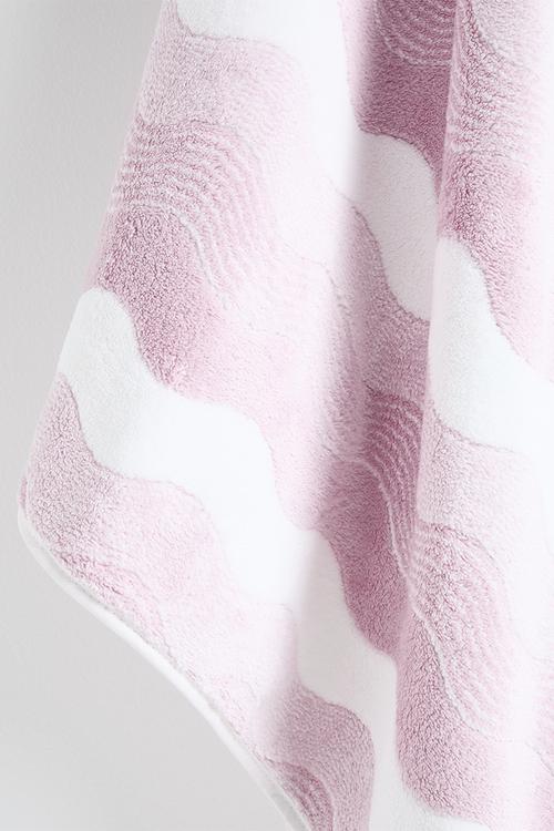 Wave-patterned towel - pink/white