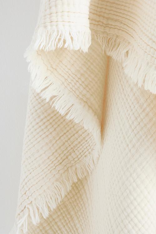 Muslin throw - magnolia white