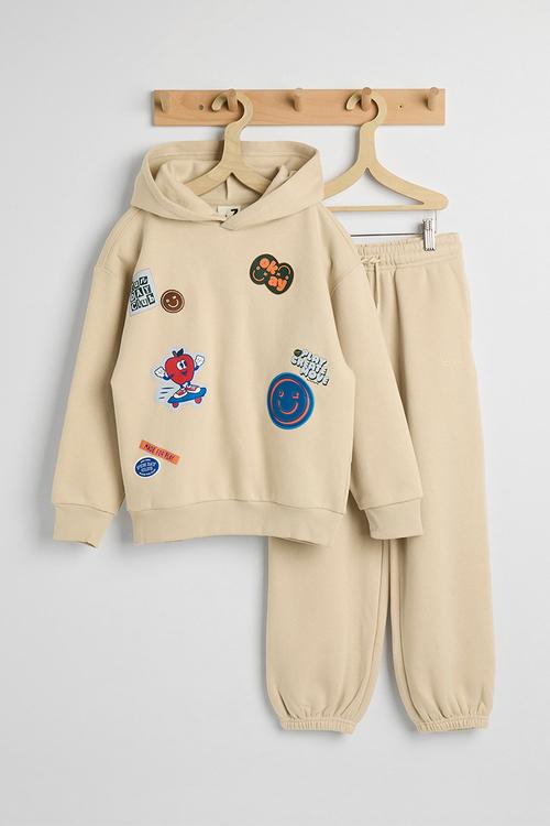 Sammy Oversize Hoodie & Sammy Relax Trackpant - Rainy Day/Fun Day Club Stickers