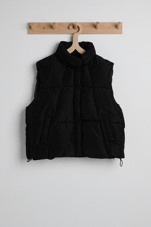 Padded funnel neck vest - black