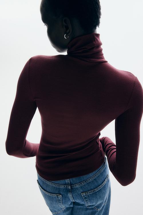 Ribbed polo-neck top - burgundy