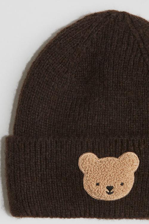 Appliqued beanie - brown