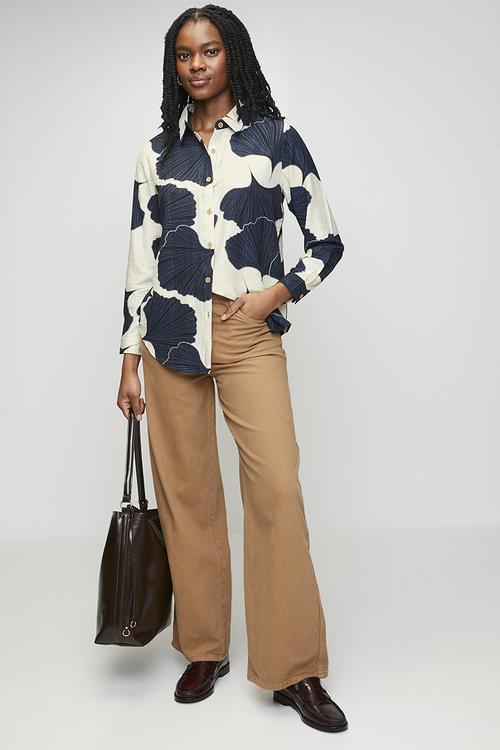 L//S Button Through Blouse With Wood Buttons - White