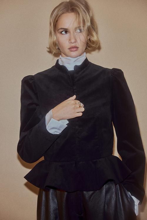 Velvet peplum jacket - black