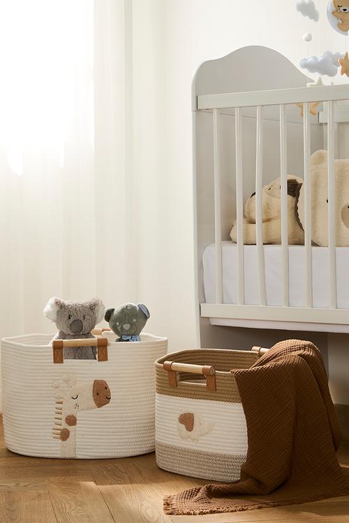 Giraffe straw storage basket - white