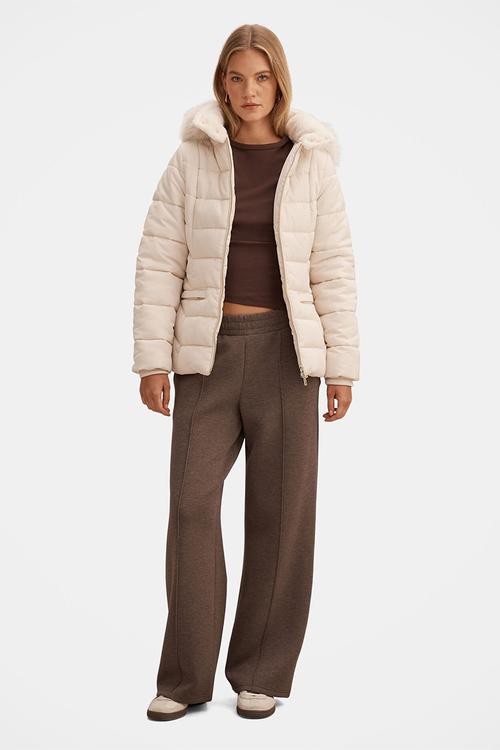Macey Short Puffer Jacket in Cream