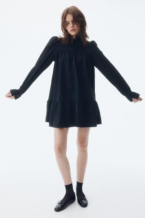 Frill-collared dress - black