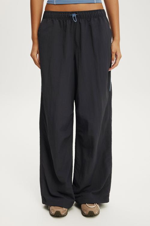 Off Side Woven Sweatpant - Graphite