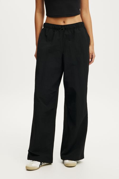 Off Side Woven Sweatpant - Black