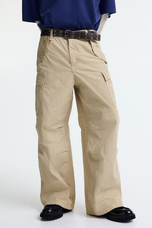 Loose fit cargo trousers - beige