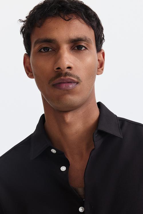 Four-way stretch slim fit shirt - black
