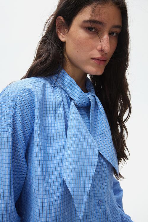 Bow-collar shirt - blue/checked