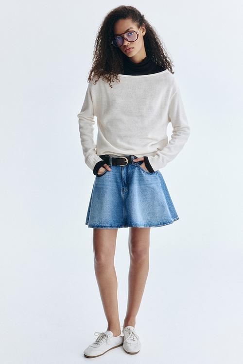 Off-the-shoulder jumper - light beige