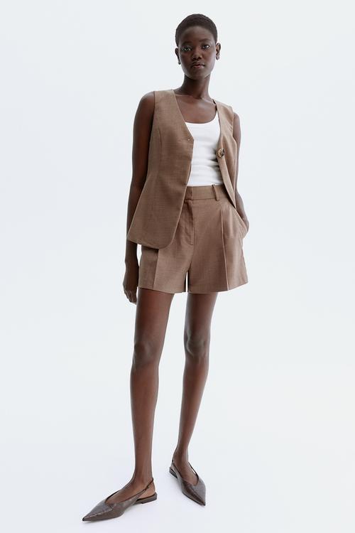 Pleat-front shorts - light brown
