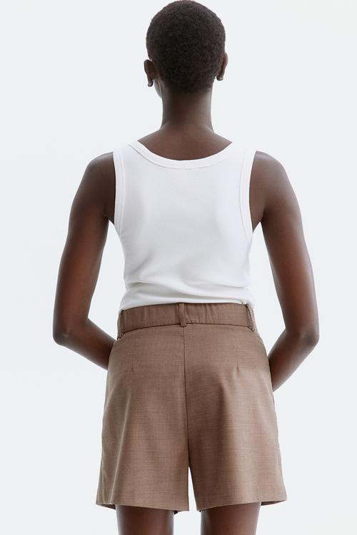 Pleat-front shorts - light brown