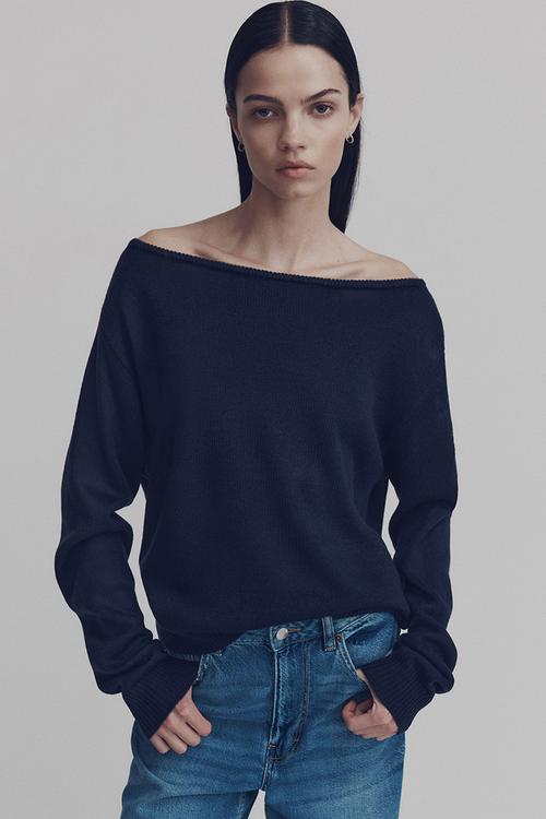 Off-the-shoulder jumper - navy blue