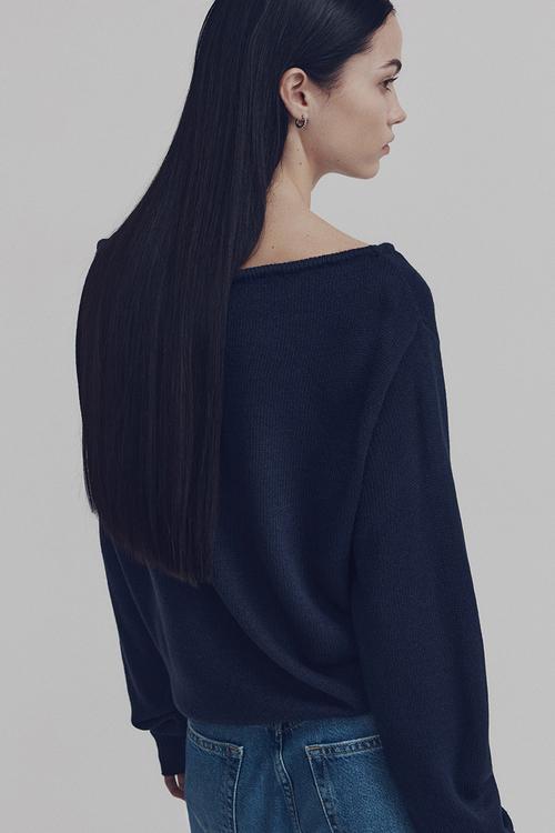 Off-the-shoulder jumper - navy blue