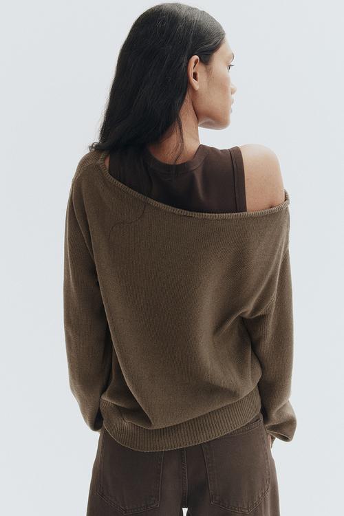Off-the-shoulder jumper - dark mole