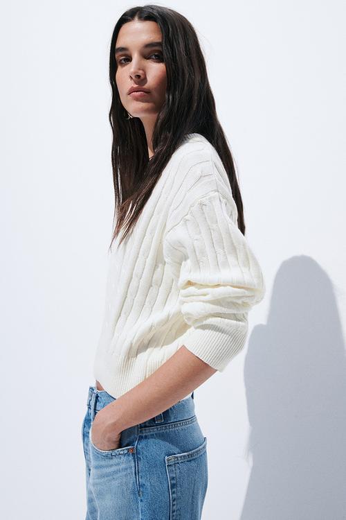Button-top cable-knit jumper - cream