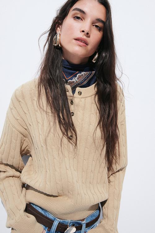 Button-top cable-knit jumper - beige