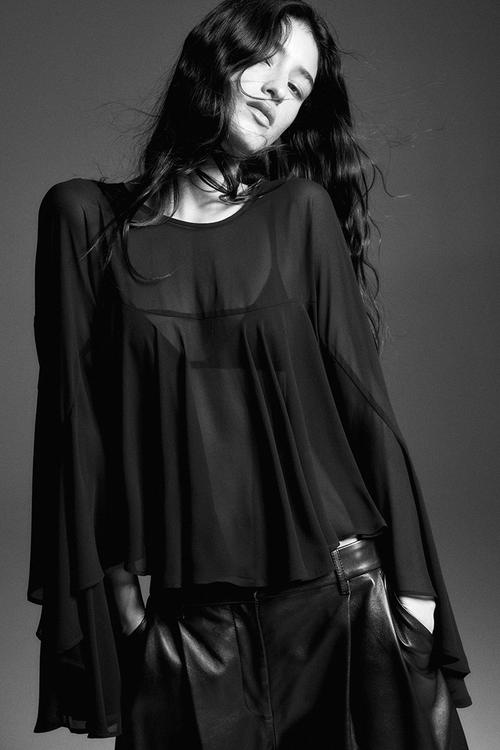 Flounced blouse - black