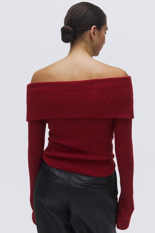Off-the-shoulder jumper - dark red