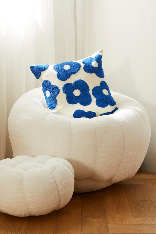 Scatter cushion - white/blue floral