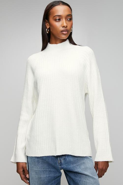 Mossy Yarn Ribbed Raglan Sleeve Jumper With Turtle Neck - Cream