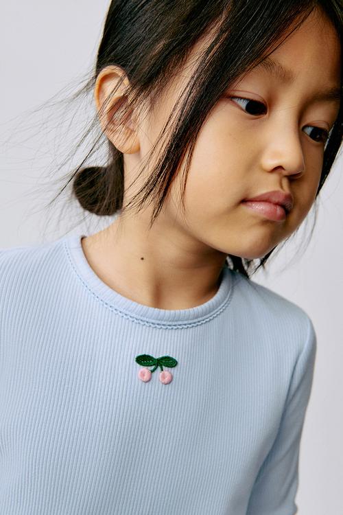 Ribbed cotton top - light blue/cherries