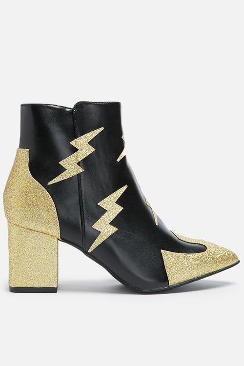 Lightning boot
