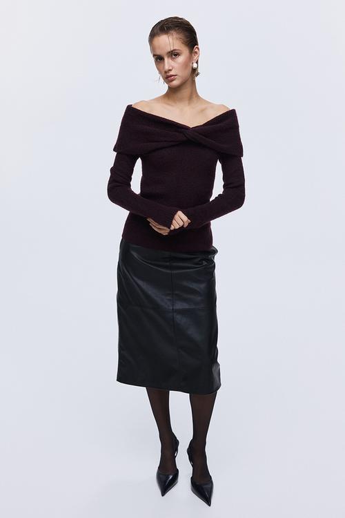 Off-the-shoulder jumper - burgundy