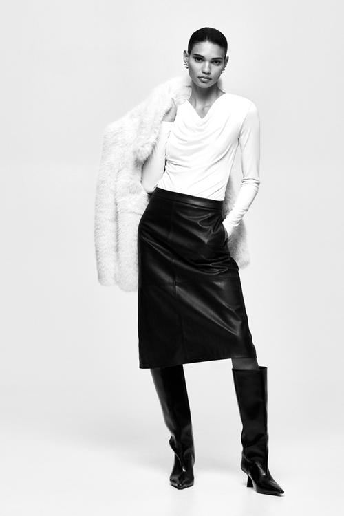 Cowl-neck shoulder-pad body - cream