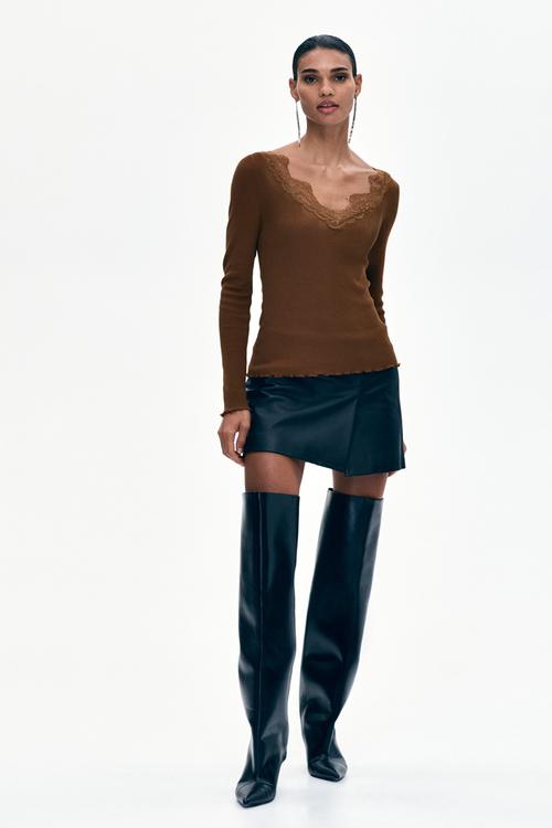 Lace-trimmed rib-knit top - brown