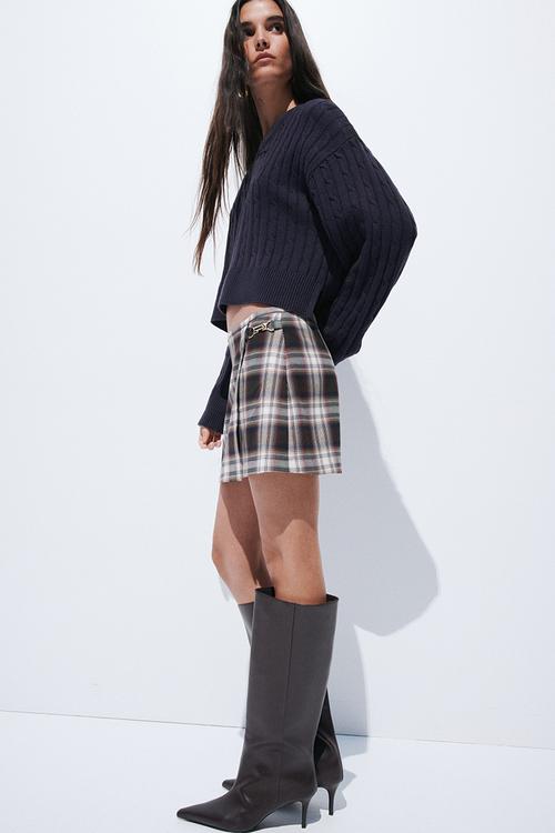 Cable-knit v-neck jumper - navy blue