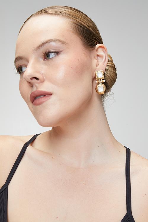 Delta Shell White Pearl Pin Earrings - Gold