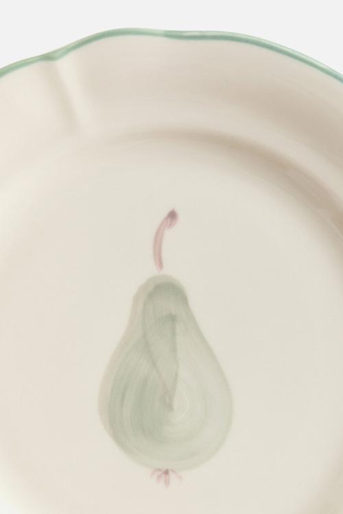 Hand-painted stoneware starter plate - light beige/pear