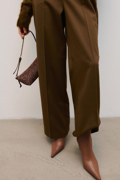 Heeled ankle boots - brown