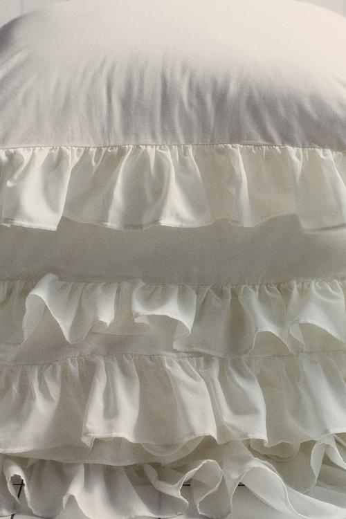 Flounced double/king duvet cover set - white