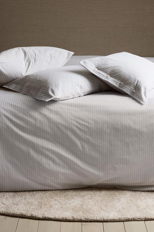 Pinstriped double/king duvet cover set - white/pinstriped